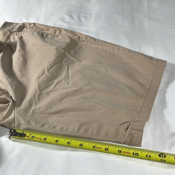 Talbots womens khaki basic flat front 10.5" inseam Bermuda shorts - size 14 - Picture 8 of 9